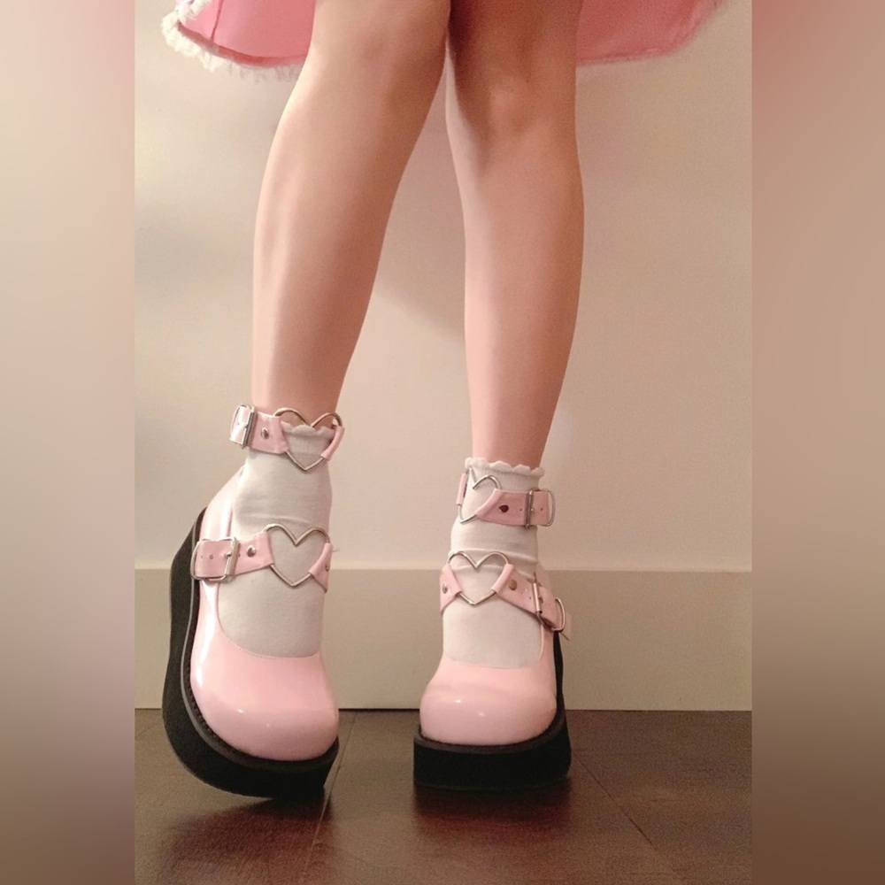 Demonia Baby Pink Heart Platform